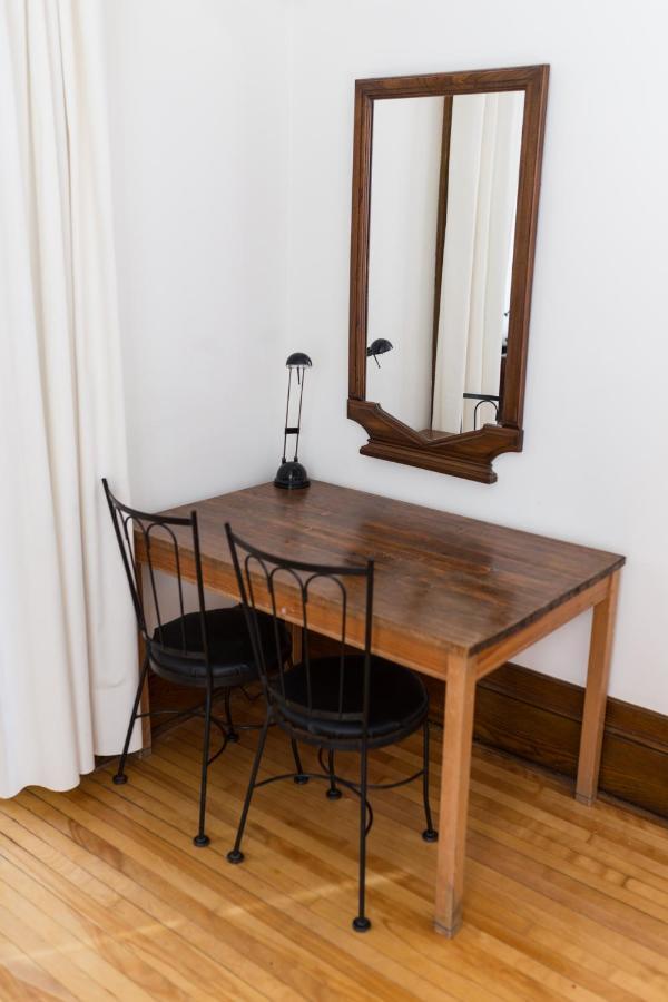 Le 9 Et Demi Bed and Breakfast Montréal Eksteriør billede